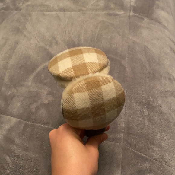 Burberry Earmuffs - Picture 5 of 5